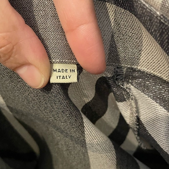 LIM ED Burberry Authentic Women Shimmery Gray Long Sleeve Button Down Shirt - Picture 4 of 12